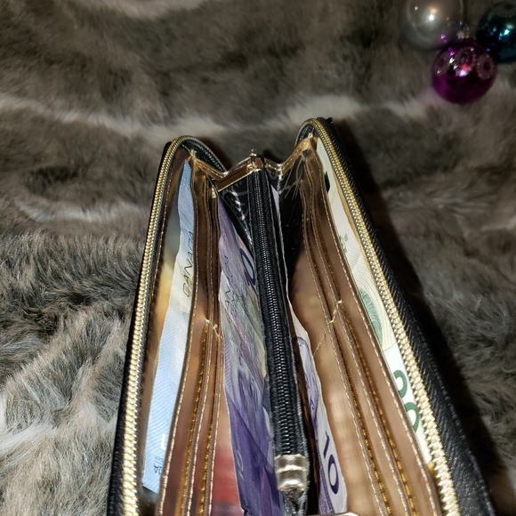 Betsey Johnson Clutch, Black with Gold Roses. NWOT - Picture 4 of 7